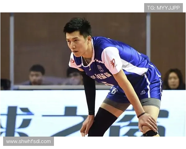 意大利前锋坎比亚吉因小腿不适退出国家队训练营影响备战情况